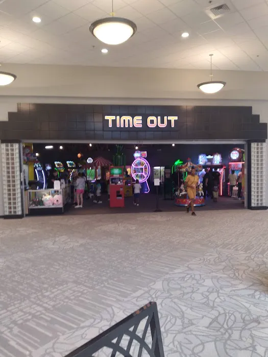 At The Pier Arcade Picture 9