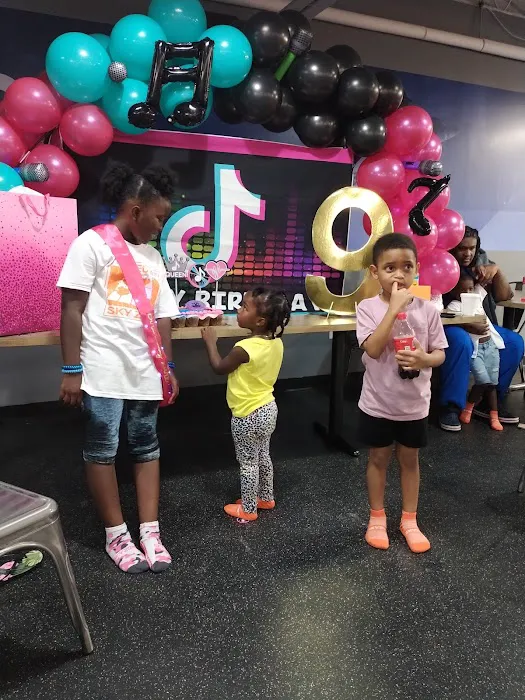 Sky Zone Trampoline Park Picture 7