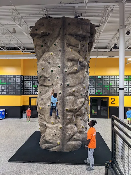 Sky Zone Trampoline Park Picture 5