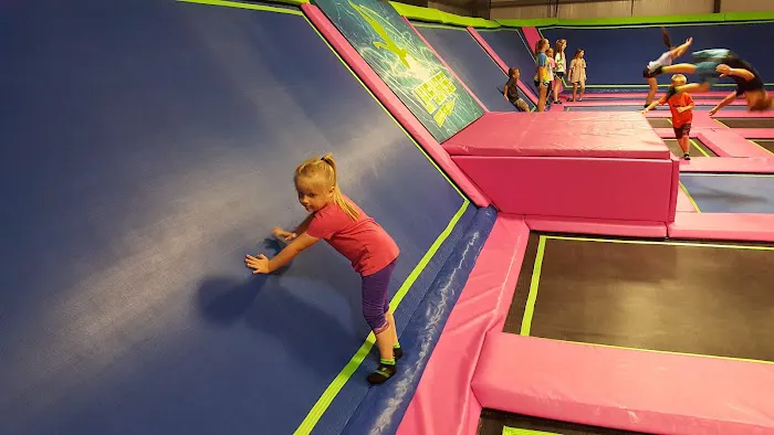 UpSurge Trampoline Park Picture 2