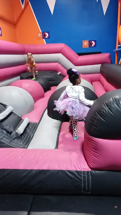 Sky Zone Charleston Picture 7