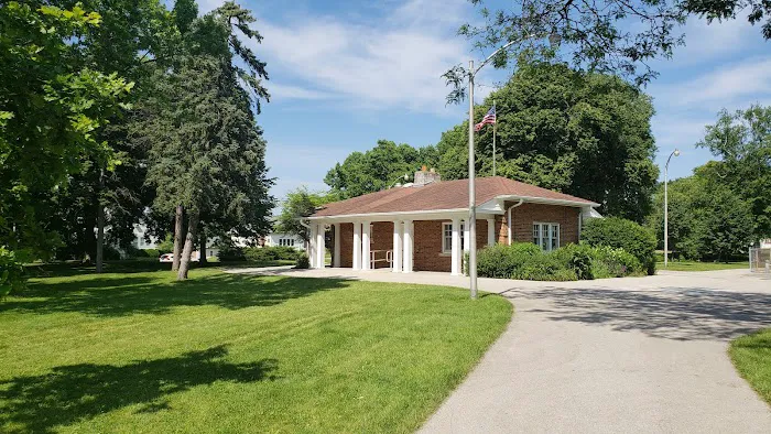 Saveland Park Picture 7