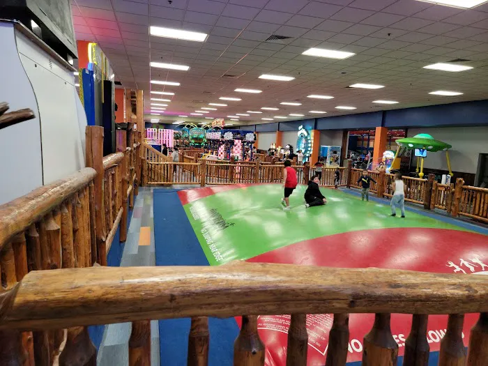 Knuckleheads Trampoline Park Rides Bowling Picture 4