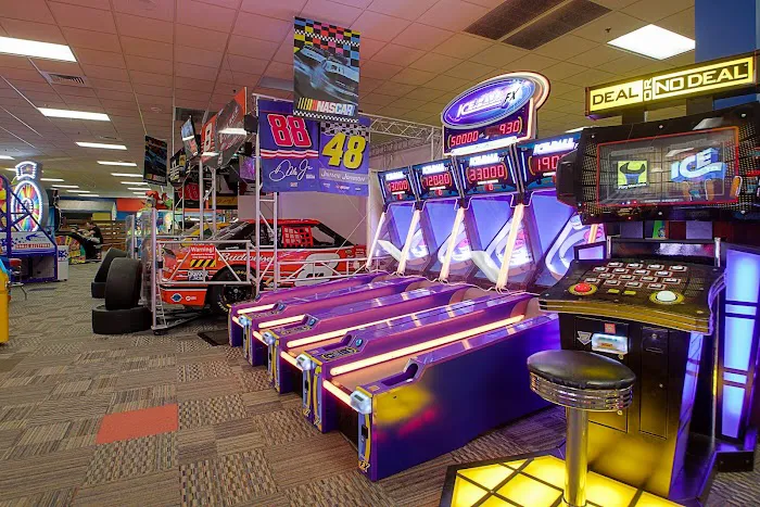 Knuckleheads Trampoline Park Rides Bowling Picture 6
