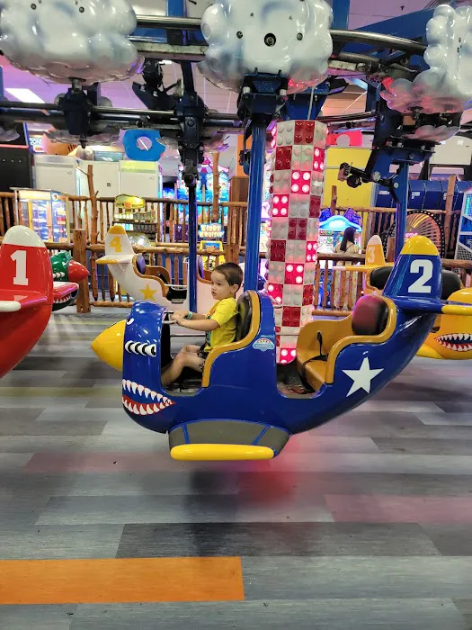 Knuckleheads Trampoline Park Rides Bowling Picture 7