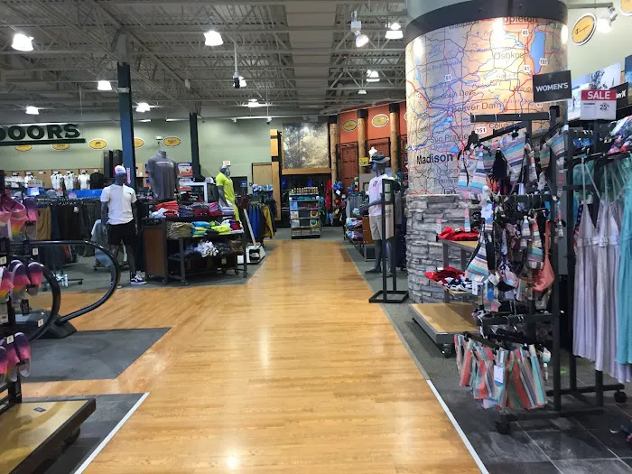 DICK'S Sporting Goods Picture 3