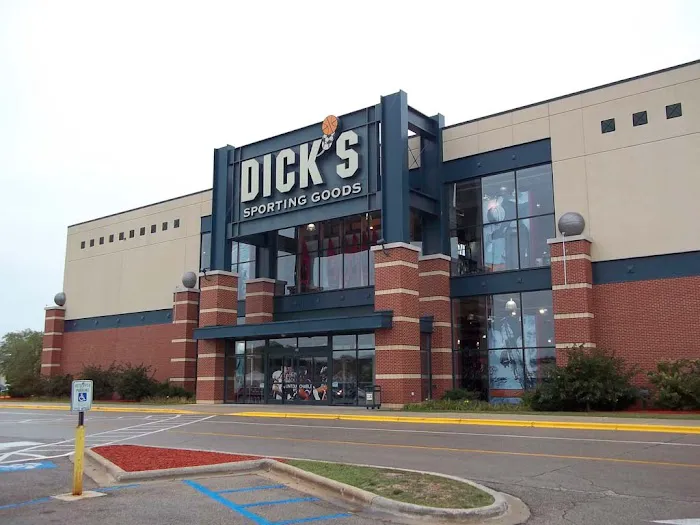DICK'S Sporting Goods Picture 5