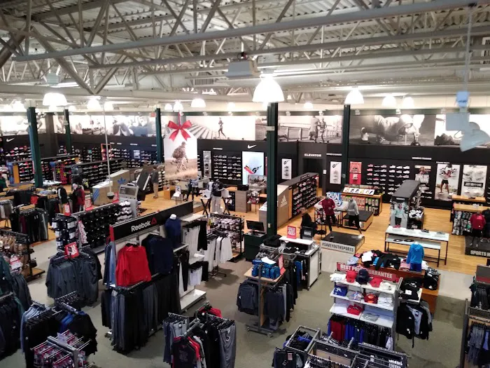 DICK'S Sporting Goods Picture 10