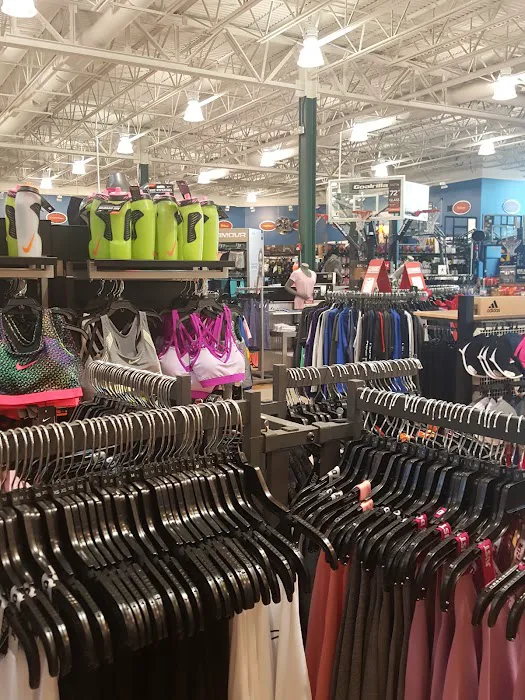 DICK'S Sporting Goods Picture 9