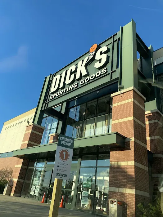 DICK'S Sporting Goods Picture 1
