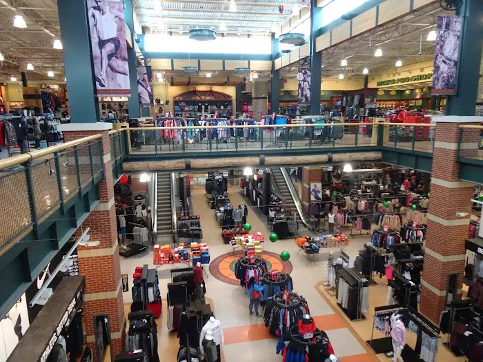 DICK'S Sporting Goods Picture 8