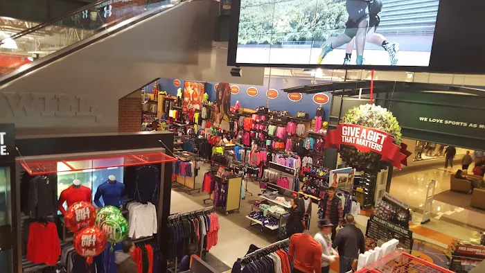 DICK'S Sporting Goods Picture 5