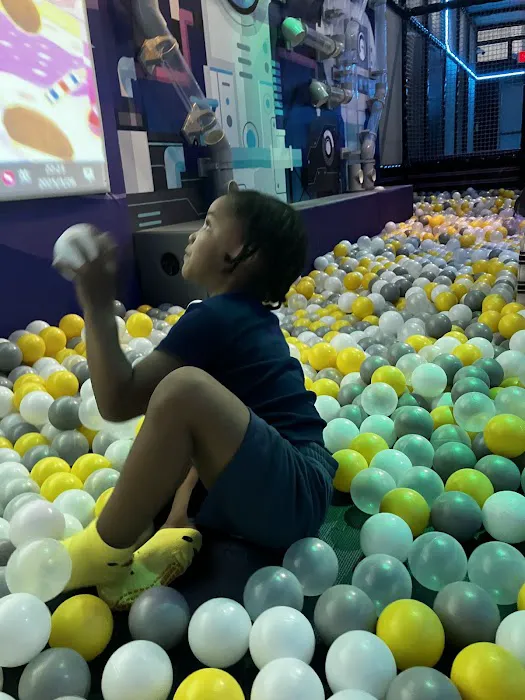 Happy Feet Planet Clayton Picture 2