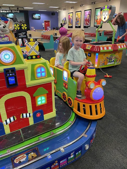 Chuck E. Cheese Picture 4