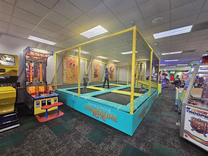 Chuck E. Cheese Picture 1