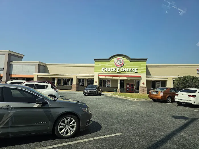 Chuck E. Cheese Picture 3