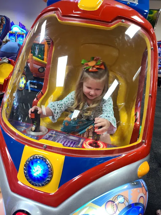 Chuck E. Cheese Picture 5