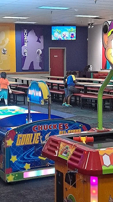 Chuck E. Cheese Picture 9