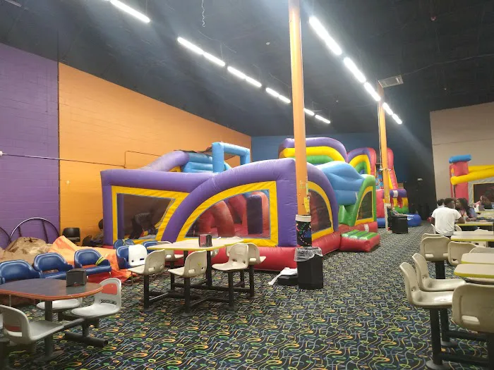 EVENT ZONA BOWL / REBOUND TRAMPOLINE PARK Picture 3
