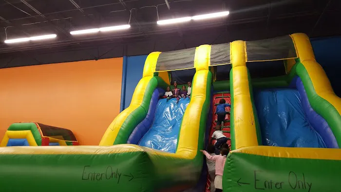 EVENT ZONA BOWL / REBOUND TRAMPOLINE PARK Picture 1