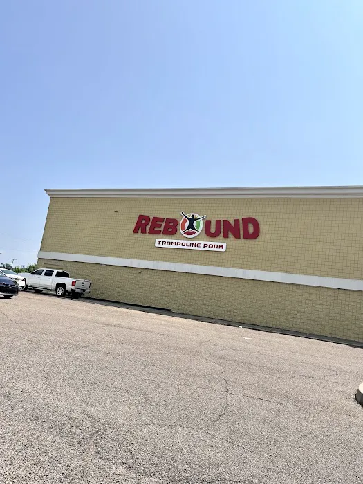 EVENT ZONA BOWL / REBOUND TRAMPOLINE PARK Picture 8