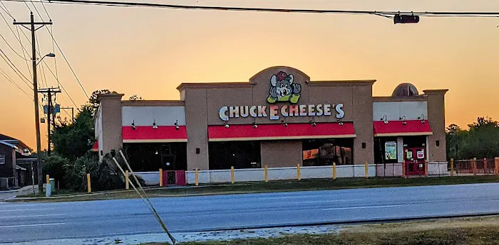 Chuck E. Cheese Picture 1