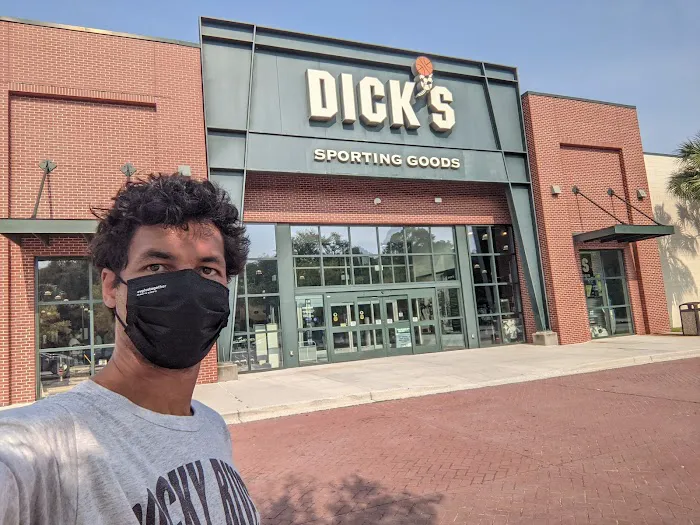 DICK'S Sporting Goods Picture 4