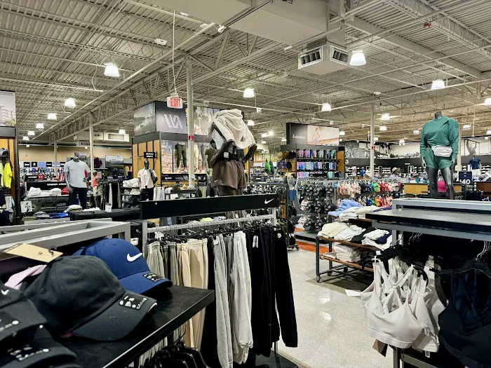 DICK'S Sporting Goods Picture 8