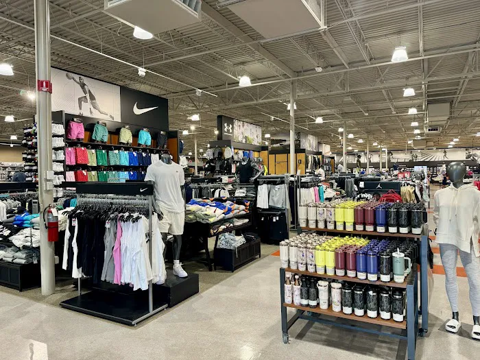 DICK'S Sporting Goods Picture 10