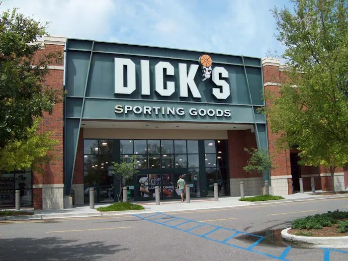 DICK'S Sporting Goods Picture 2