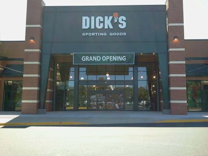DICK'S Sporting Goods Picture 4