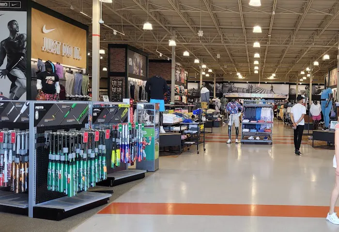 DICK'S Sporting Goods Picture 9