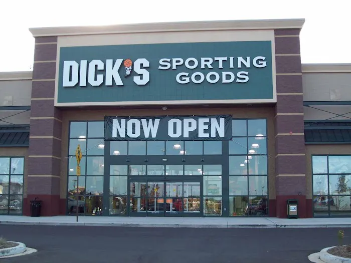 DICK'S Sporting Goods Picture 3