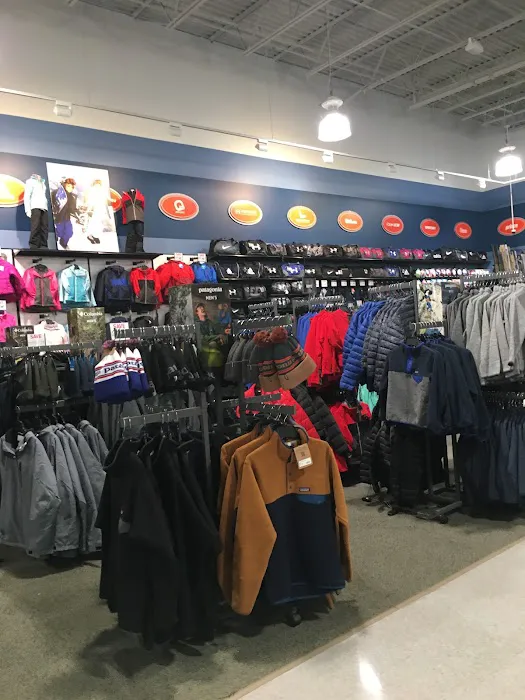 DICK'S Sporting Goods Picture 4