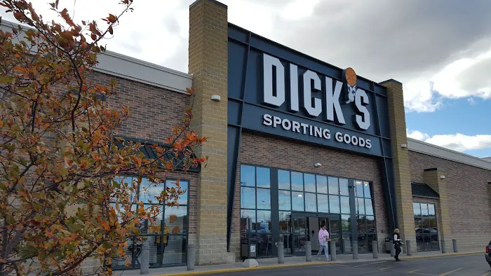 DICK'S Sporting Goods Picture 3