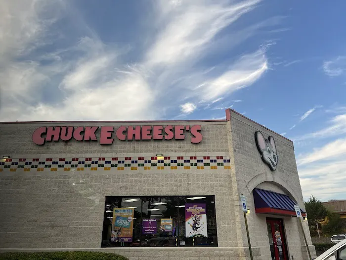 Chuck E. Cheese Picture 7