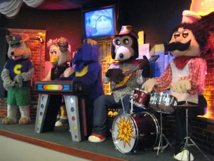 Chuck E. Cheese Picture 3