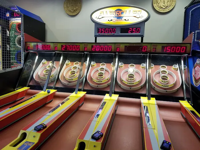 Chuck E. Cheese Picture 10