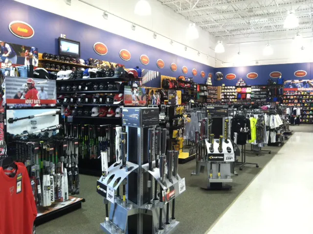 DICK'S Sporting Goods Picture 1