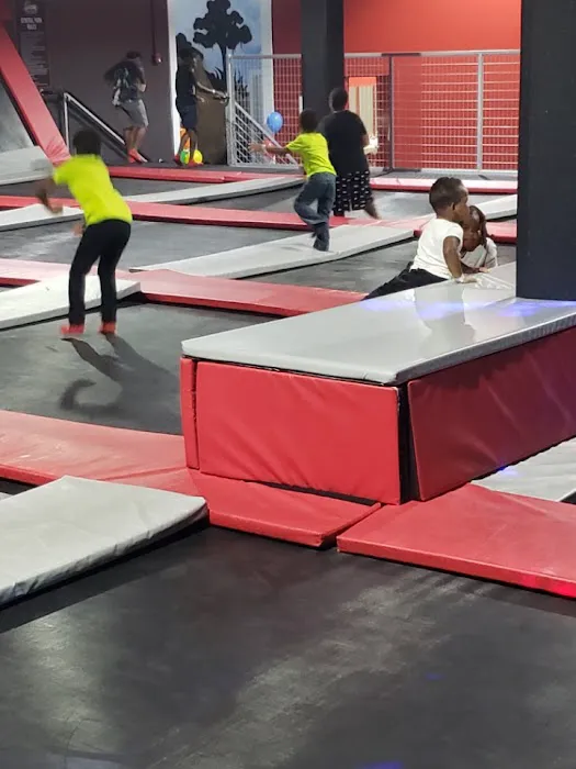 Recoil Trampoline Park Picture 4