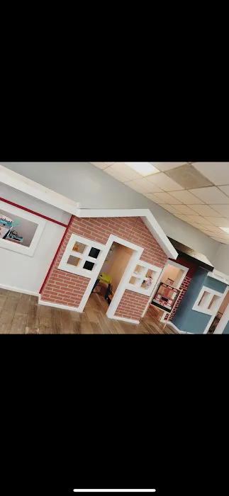 Griff ‘N May’s Indoor Playroom Picture 7