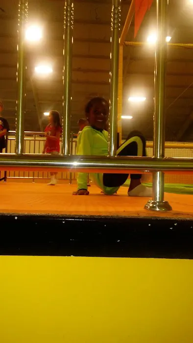 Jumping World Picture 3
