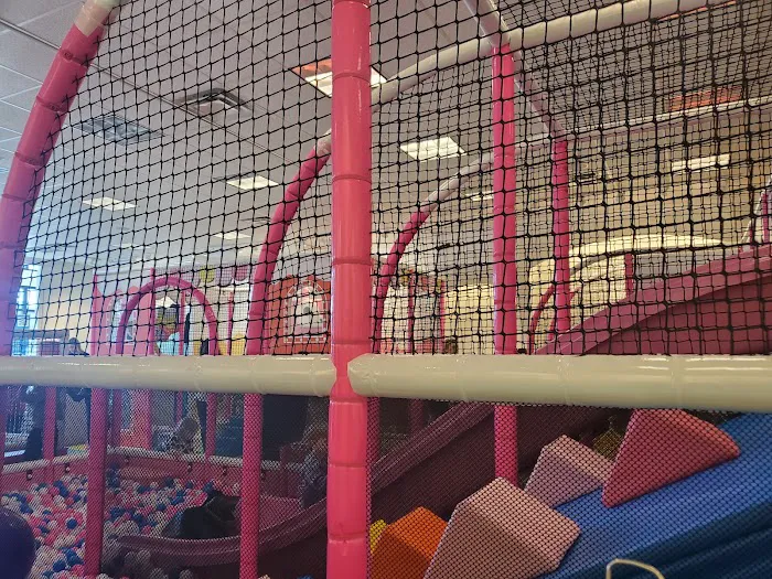 Indoor World Picture 6