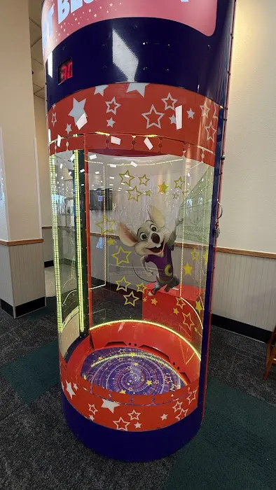 Chuck E. Cheese Picture 4