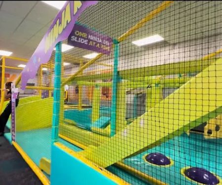 Chuck E. Cheese