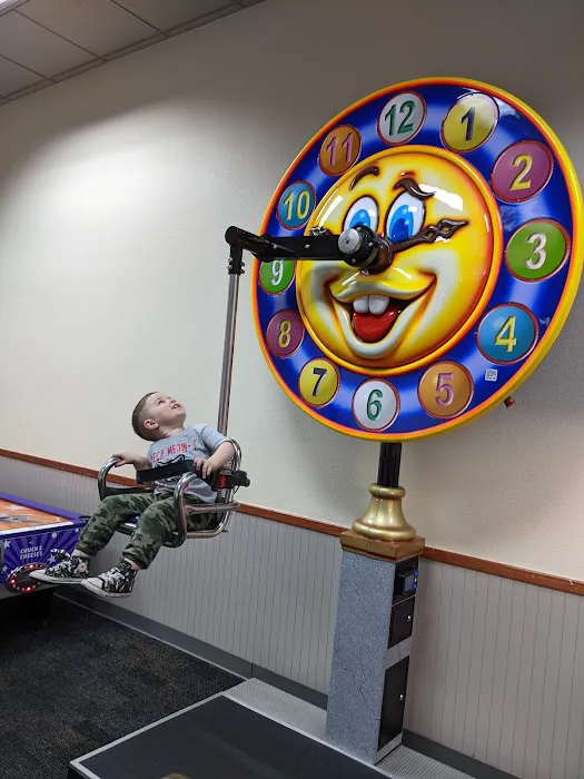 Chuck E. Cheese Picture 4