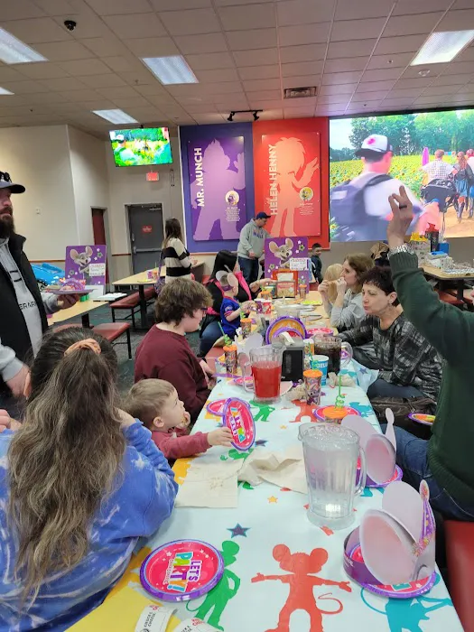 Chuck E. Cheese Picture 1