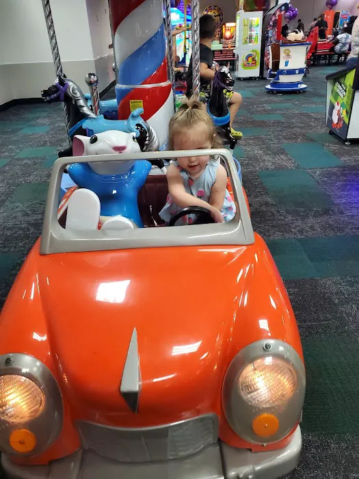 Chuck E. Cheese Picture 5
