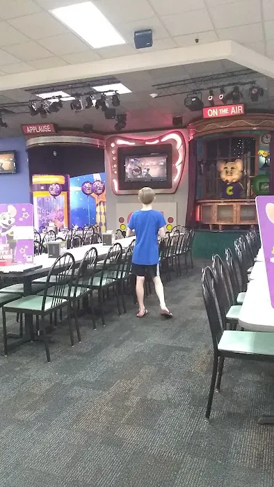 Chuck E. Cheese Picture 7