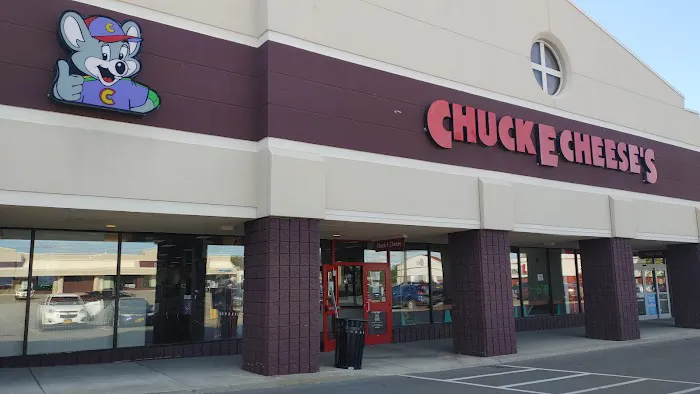 Chuck E. Cheese Picture 2